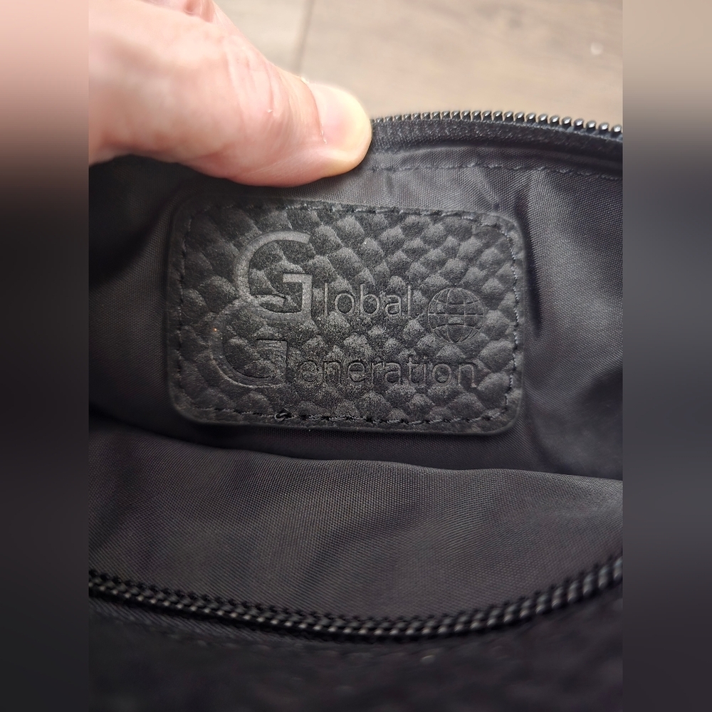 Global Generation Leather Fanny Bum Bag Black Snake Embossed Textured Travel - Picture 4 of 10